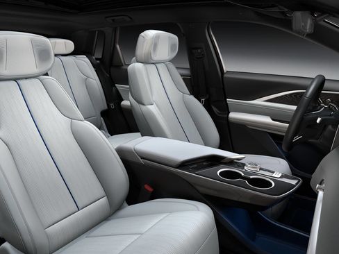 New 2025 Cadillac Lyriq Sport image 33