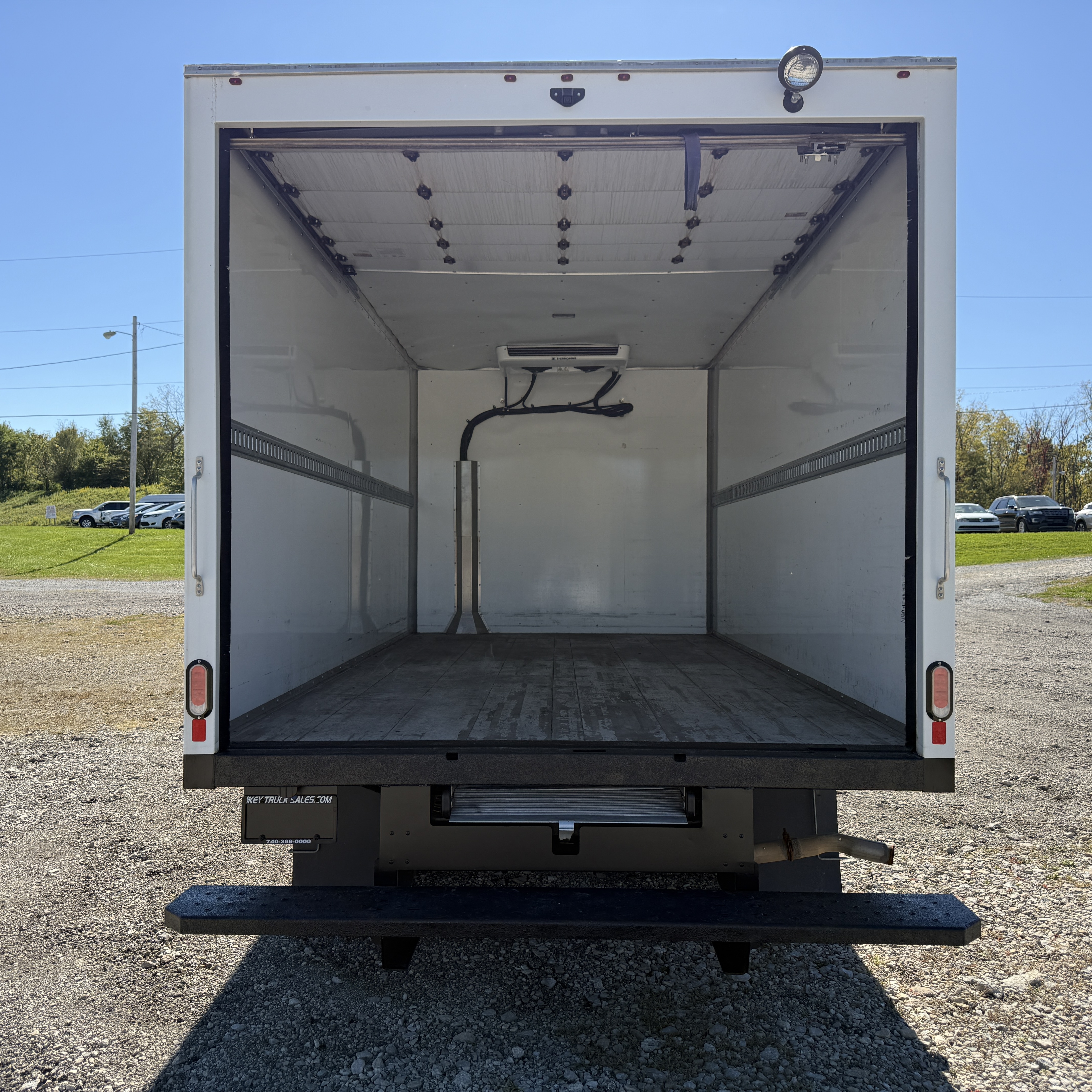 Used 2024 Chevrolet Express 3500 UNAVAIL RWD image 4
