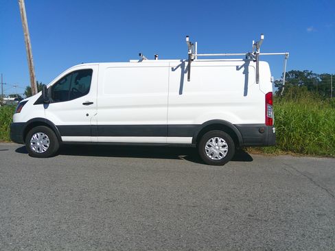 Used 2019 Ford Transit 250 XL image 18