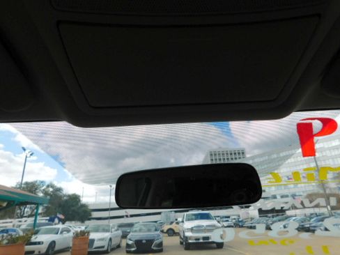 Used 2019 Nissan Rogue Sport S image 17