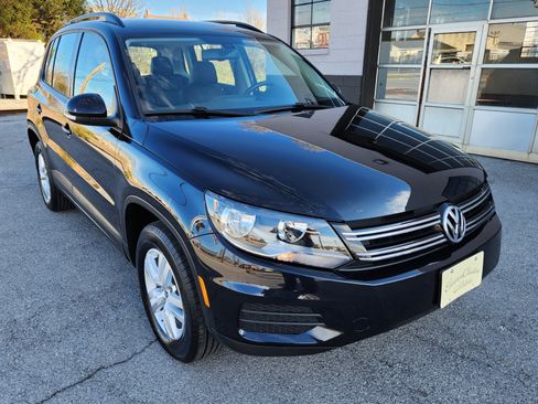 Used 2017 Volkswagen Tiguan 4Motion AWD/4WD image 1