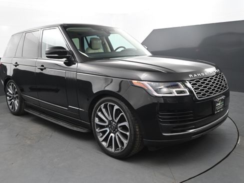 Used 2018 Land Rover Range Rover Supercharged image 7