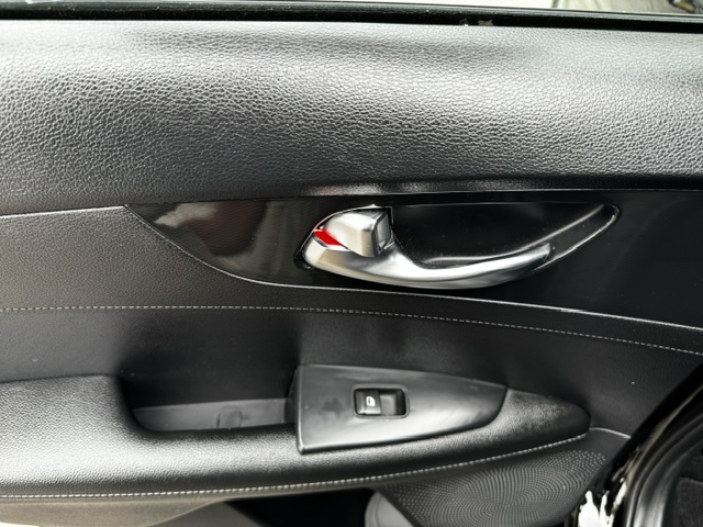 Used 2020 Kia Forte GT-Line Sedan FWD image 11