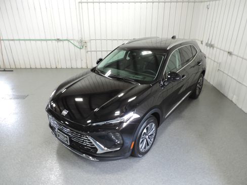 Used 2025 Buick Envision Preferred image 17