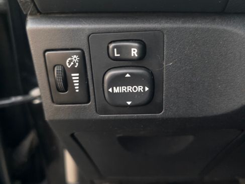 Used 2010 Toyota Yaris image 16