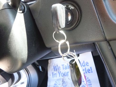 Used 2011 Dodge Avenger Mainstreet FWD image 19