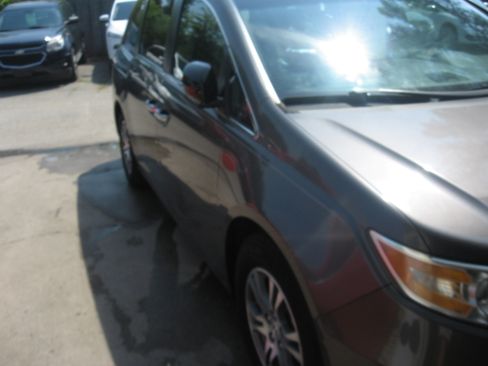 Used 2011 Honda Odyssey EX image 3