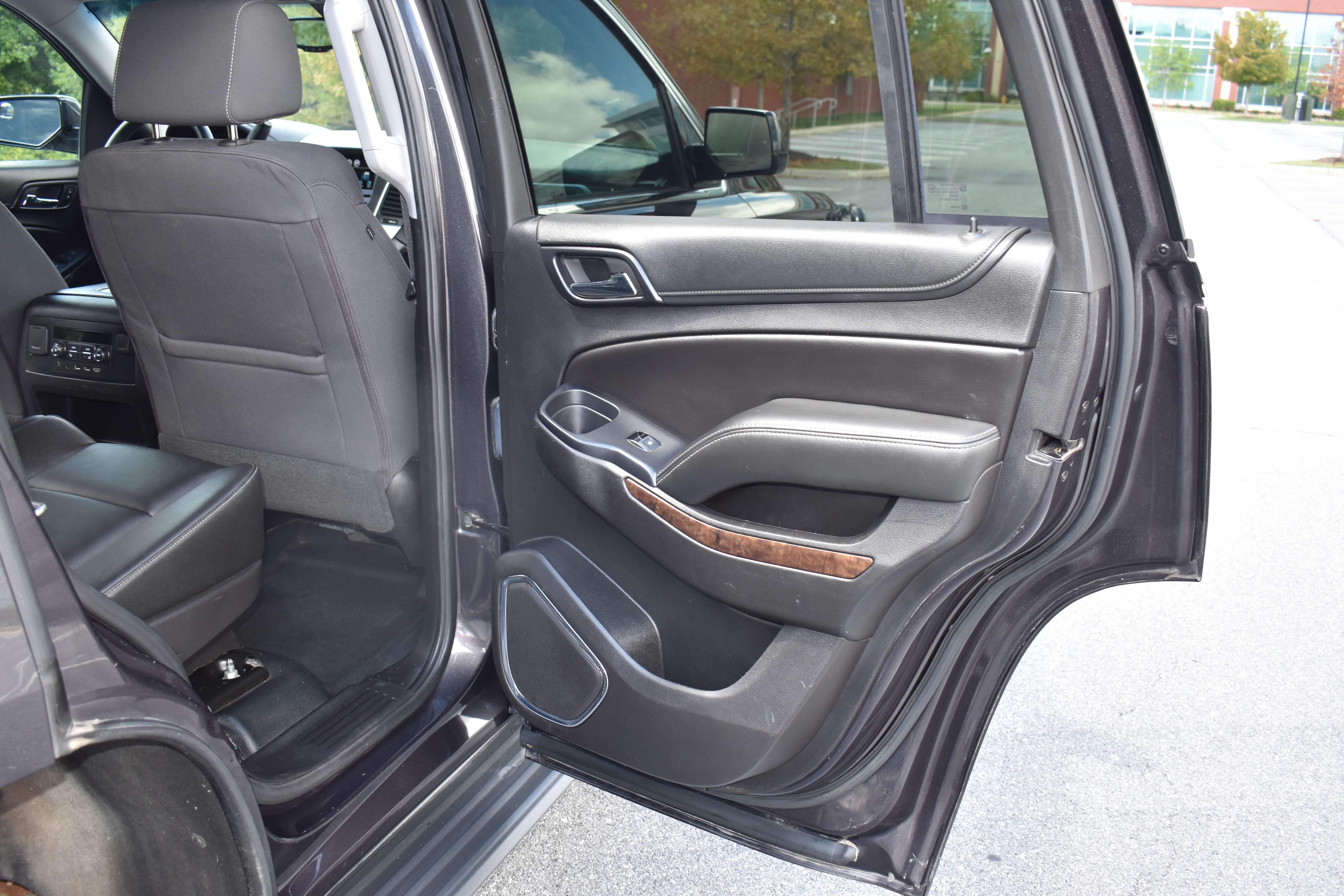 Used 2018 Chevrolet Tahoe 4WD image 42