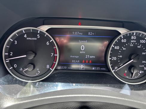 Used 2021 Nissan Sentra SV FWD image 2