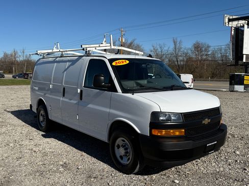 Used 2021 Chevrolet Express 3500 image 1