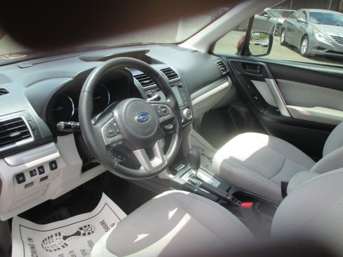Used 2017 Subaru Forester 2.5i Premium AWD/4WD image 10