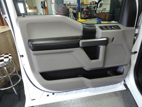 Used 2018 Ford F150 XLT image 35