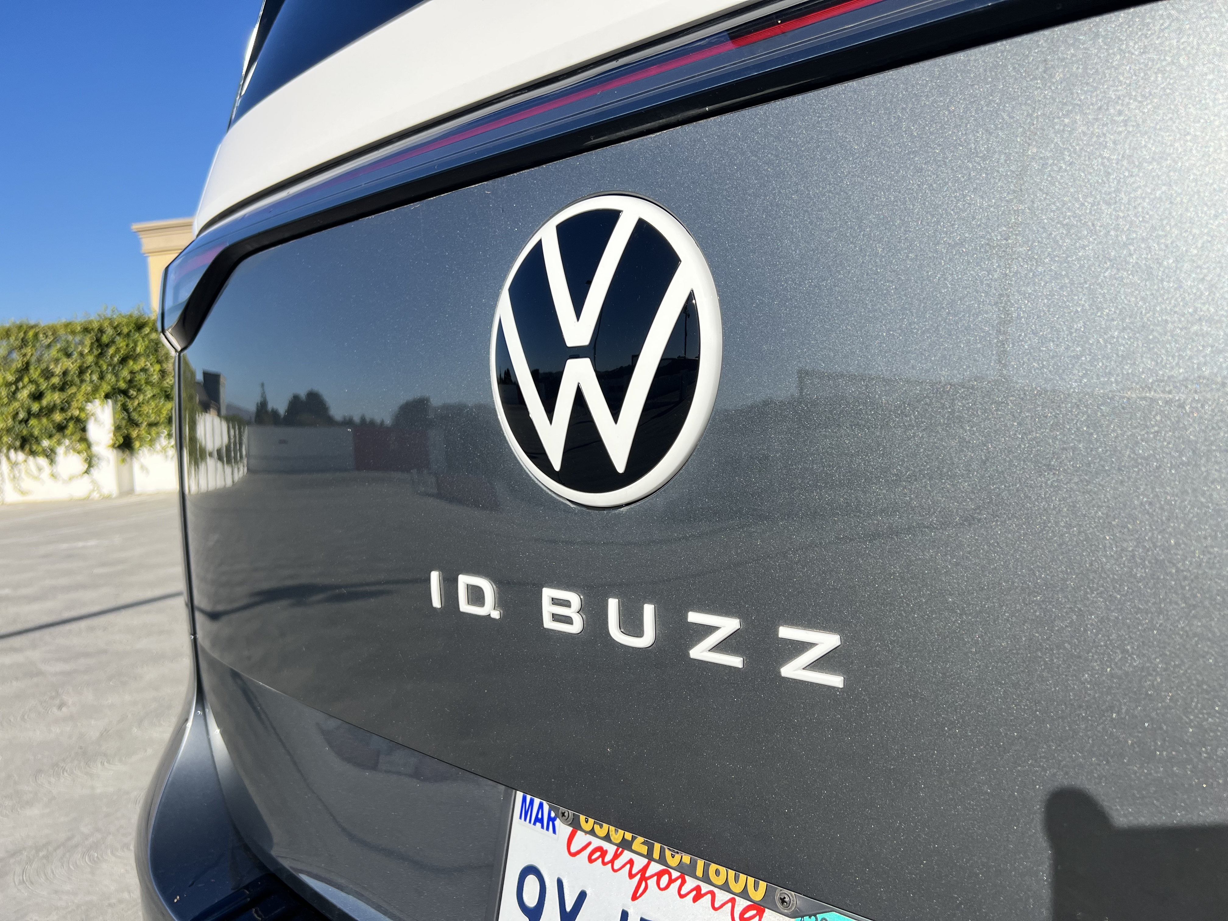 Used 2025 Volkswagen ID. Buzz Pro S Plus RWD image 7