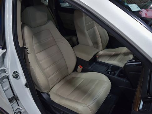 Used 2018 Honda CR-V Touring image 23