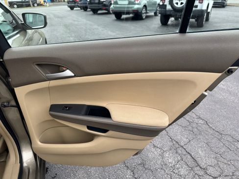 Used 2009 Honda Accord LX-P image 14