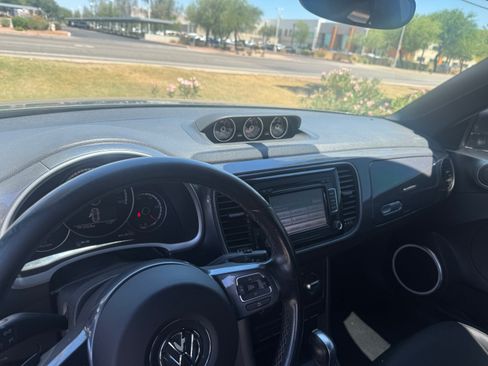 Used 2015 Volkswagen Beetle TDI image 11