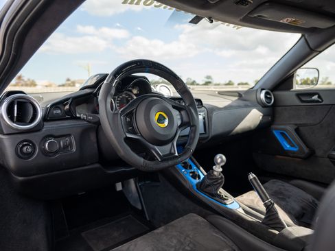 Used 2021 Lotus Evora image 21
