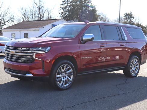Used 2021 Chevrolet Suburban Premier image 4