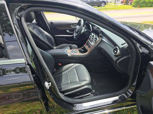 Used 2019 Mercedes-Benz C 300 Luxury image 9