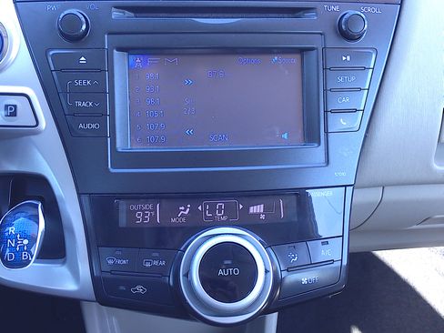 Used 2012 Toyota Prius V image 15