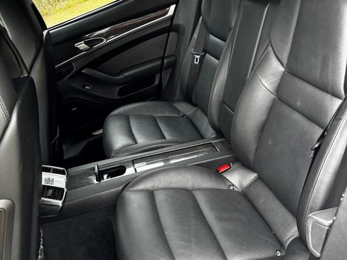 Used 2011 Porsche Panamera 4 image 8