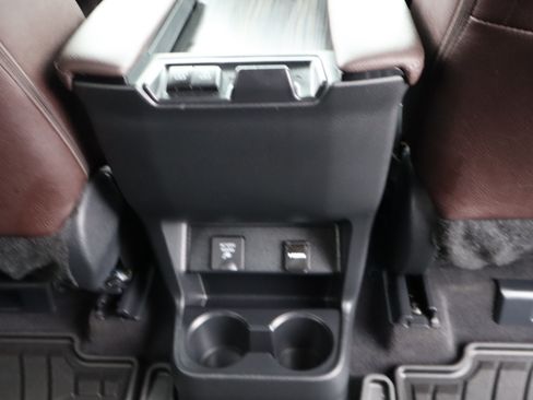 Used 2024 Toyota Sienna Platinum image 18