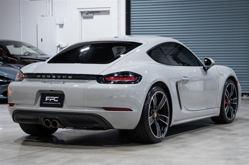 Used 2019 Porsche 718 Cayman S RWD image 15