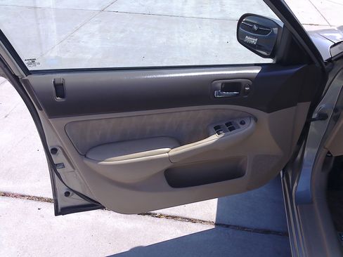 Used 2004 Honda Civic LX image 9