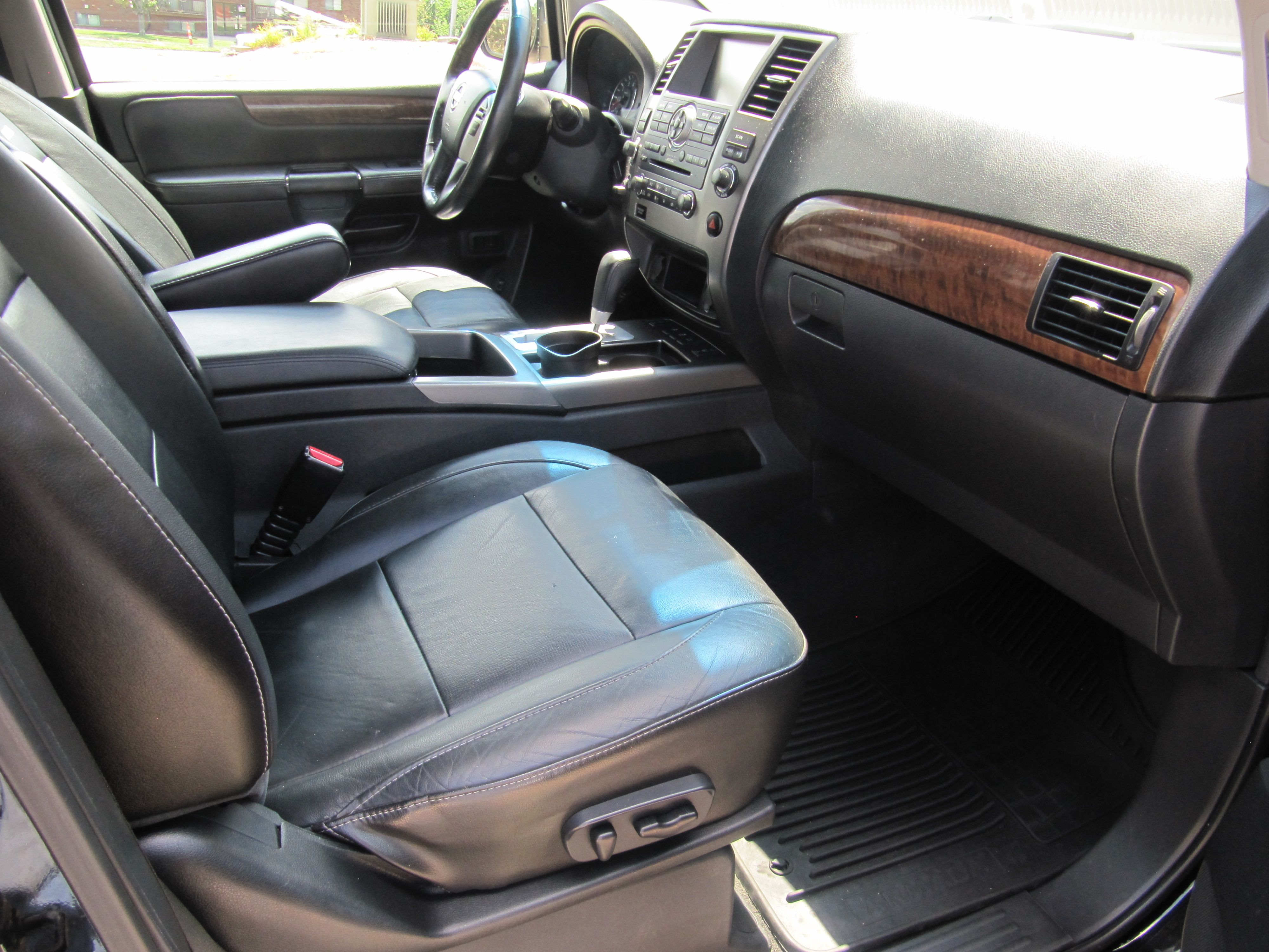 Used 2014 Nissan Armada Platinum AWD/4WD image 23