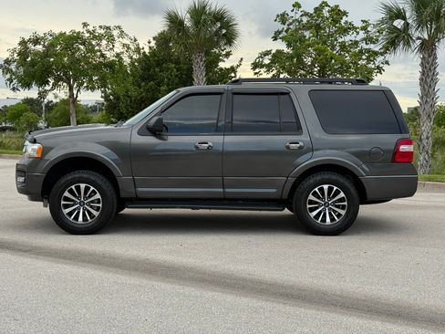 Used 2016 Ford Expedition 2WD image 2