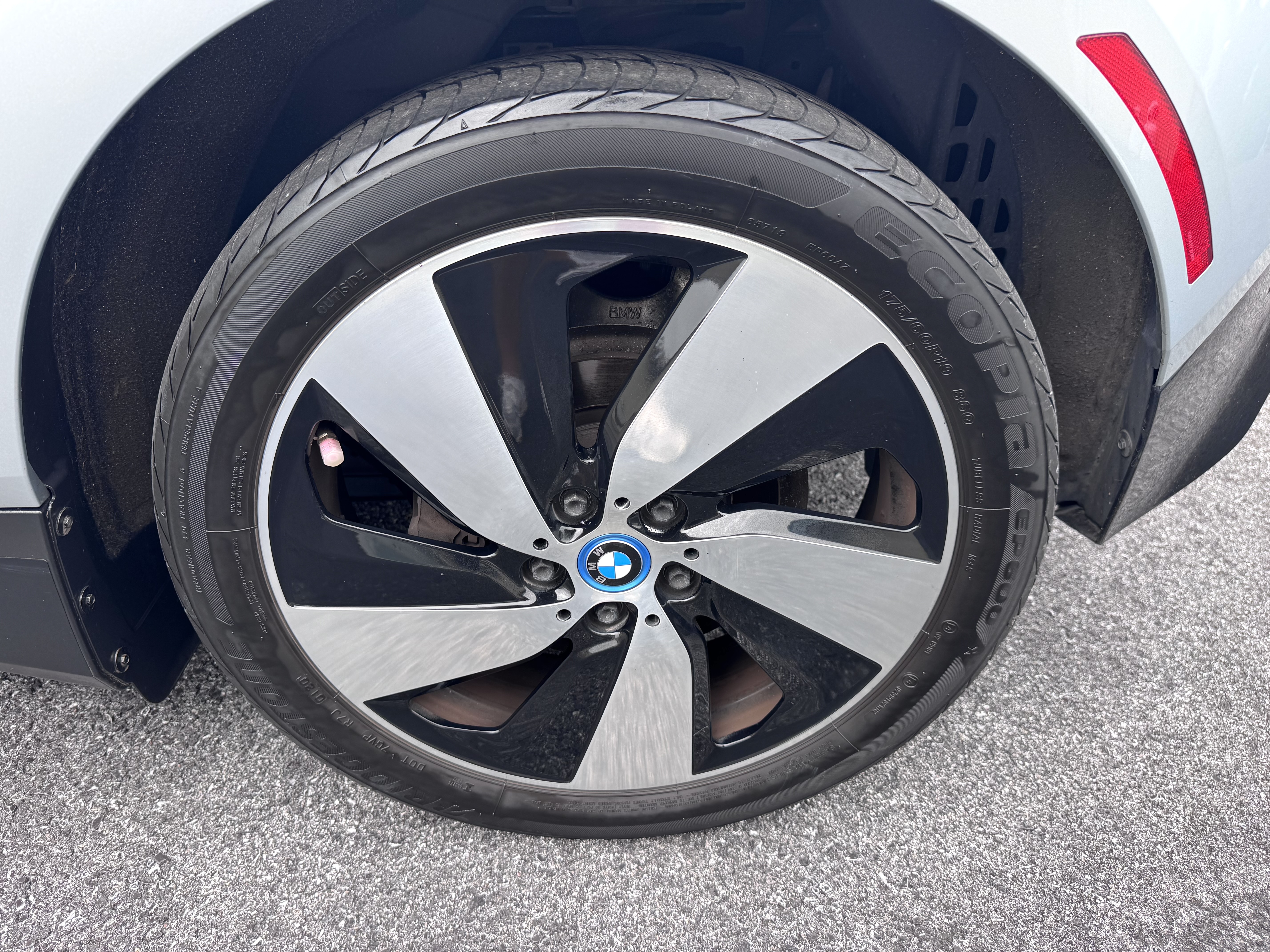 Used 2015 BMW i3 RWD image 11