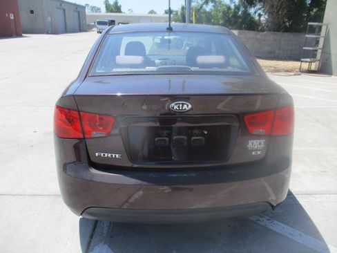 Used 2010 Kia Forte EX image 9