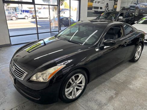 Used 2010 INFINITI G37 image 2