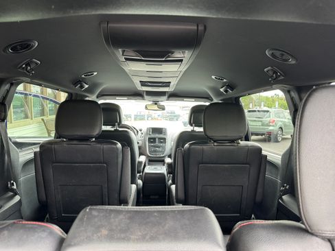 Used 2019 Dodge Grand Caravan GT FWD image 14