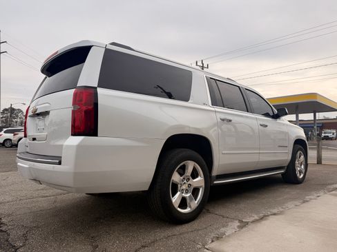 Used 2016 Chevrolet Suburban LTZ image 7