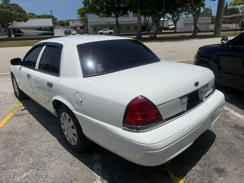 Used 2010 Ford Crown Victoria Police Interceptor RWD image 6
