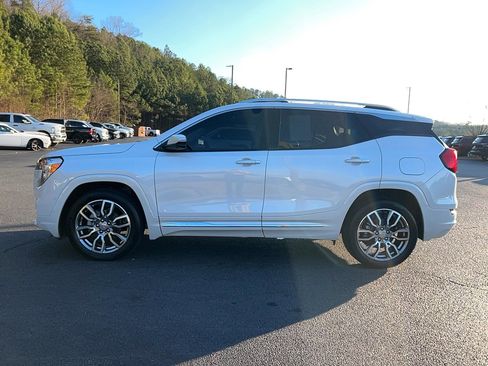 Used 2024 GMC Terrain Denali image 8