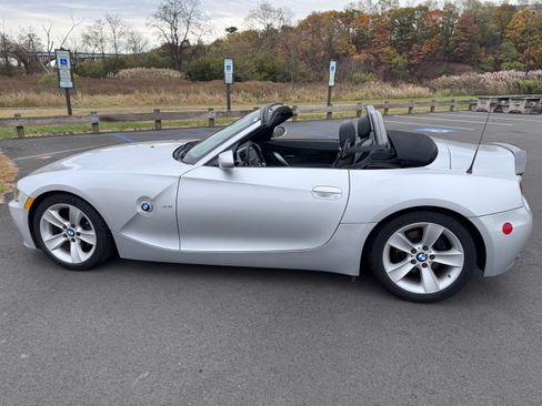Used 2006 BMW Z4 3.0i image 25