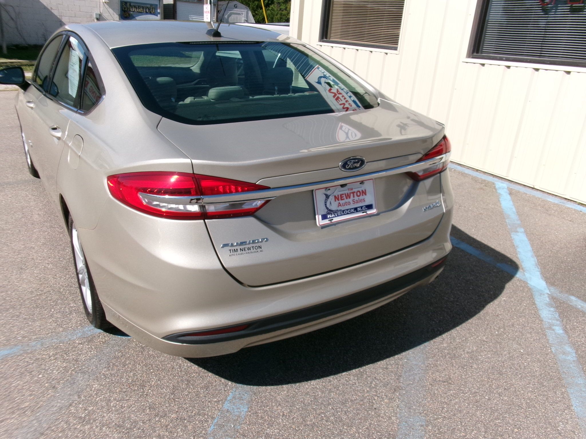 Used 2018 Ford Fusion S Hybrid FWD image 15