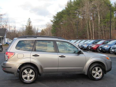 Used 2011 Subaru Forester 2.5X image 9