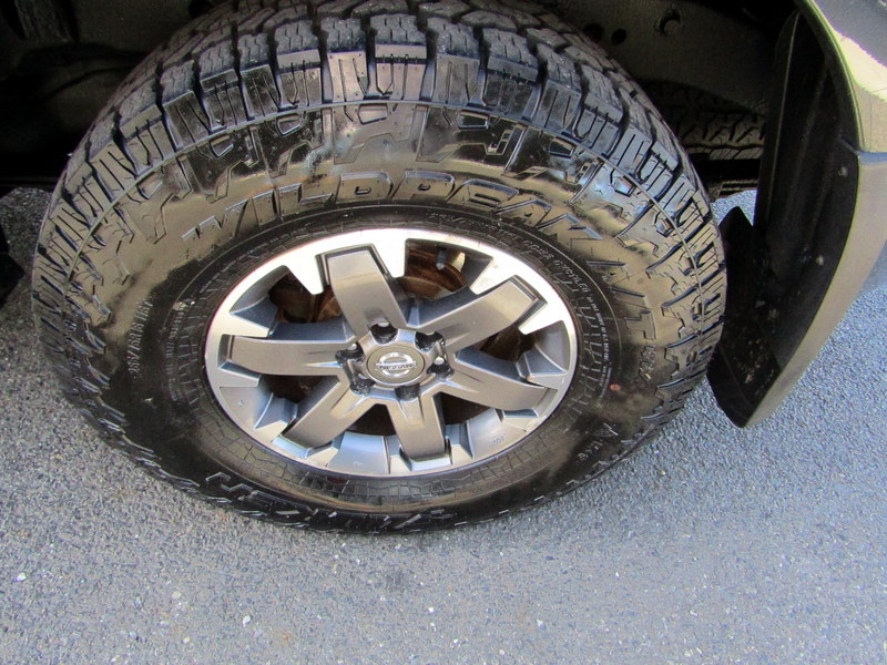 Used 2014 Nissan Frontier 4x4 Crew Cab PRO-4X image 15