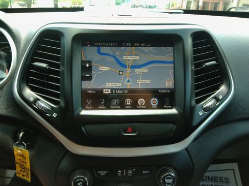 Used 2016 Jeep Cherokee 4WD Trailhawk image 57