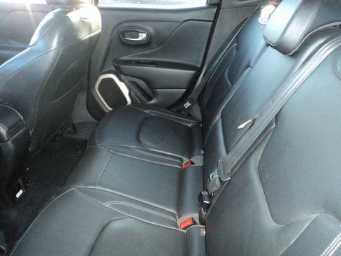 Used 2016 Jeep Renegade Limited image 9