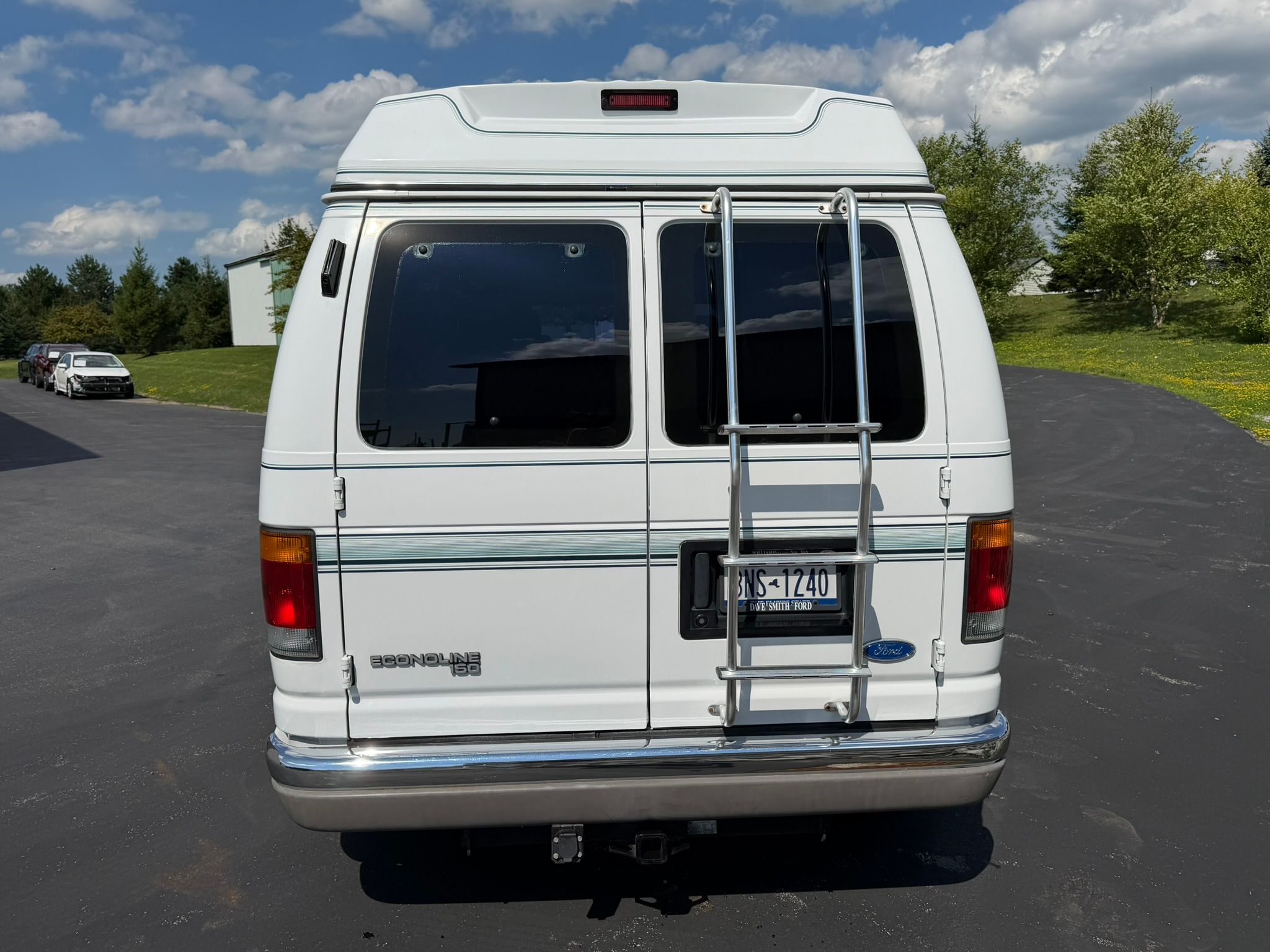 Used 1994 Ford E-150 and Econoline 150 Custom RWD image 10