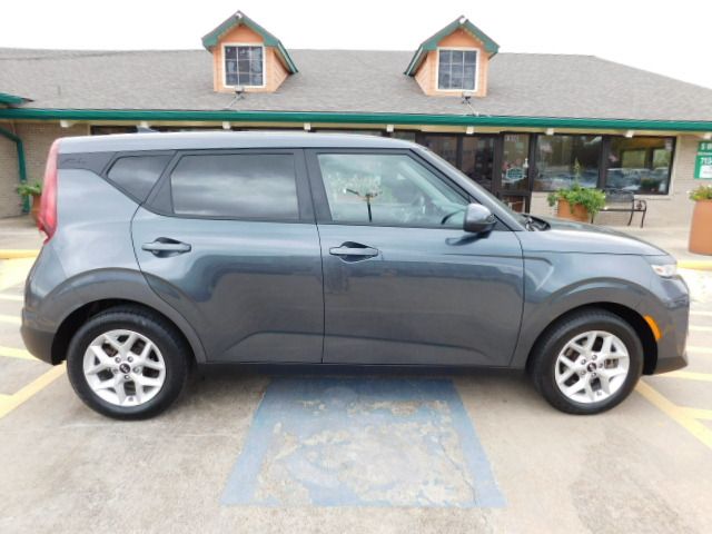 Used 2020 Kia Soul S FWD image 10