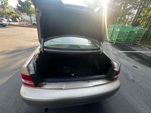 Used 2000 Lexus ES 300 FWD image 9