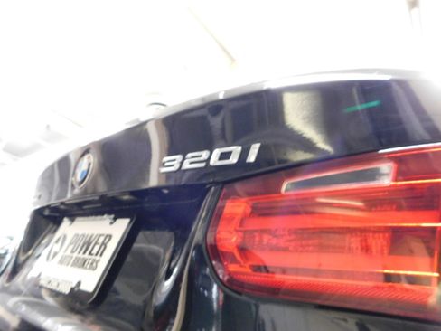 Used 2013 BMW 320i xDrive image 17