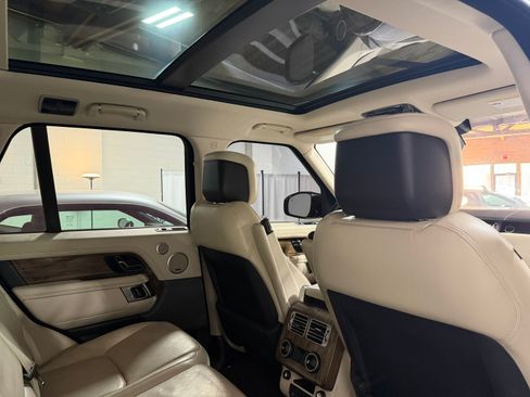Used 2019 Land Rover Range Rover HSE image 28