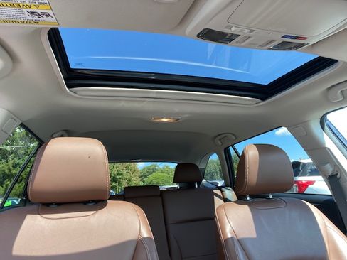 Used 2018 Subaru Outback 3.6R Touring image 14