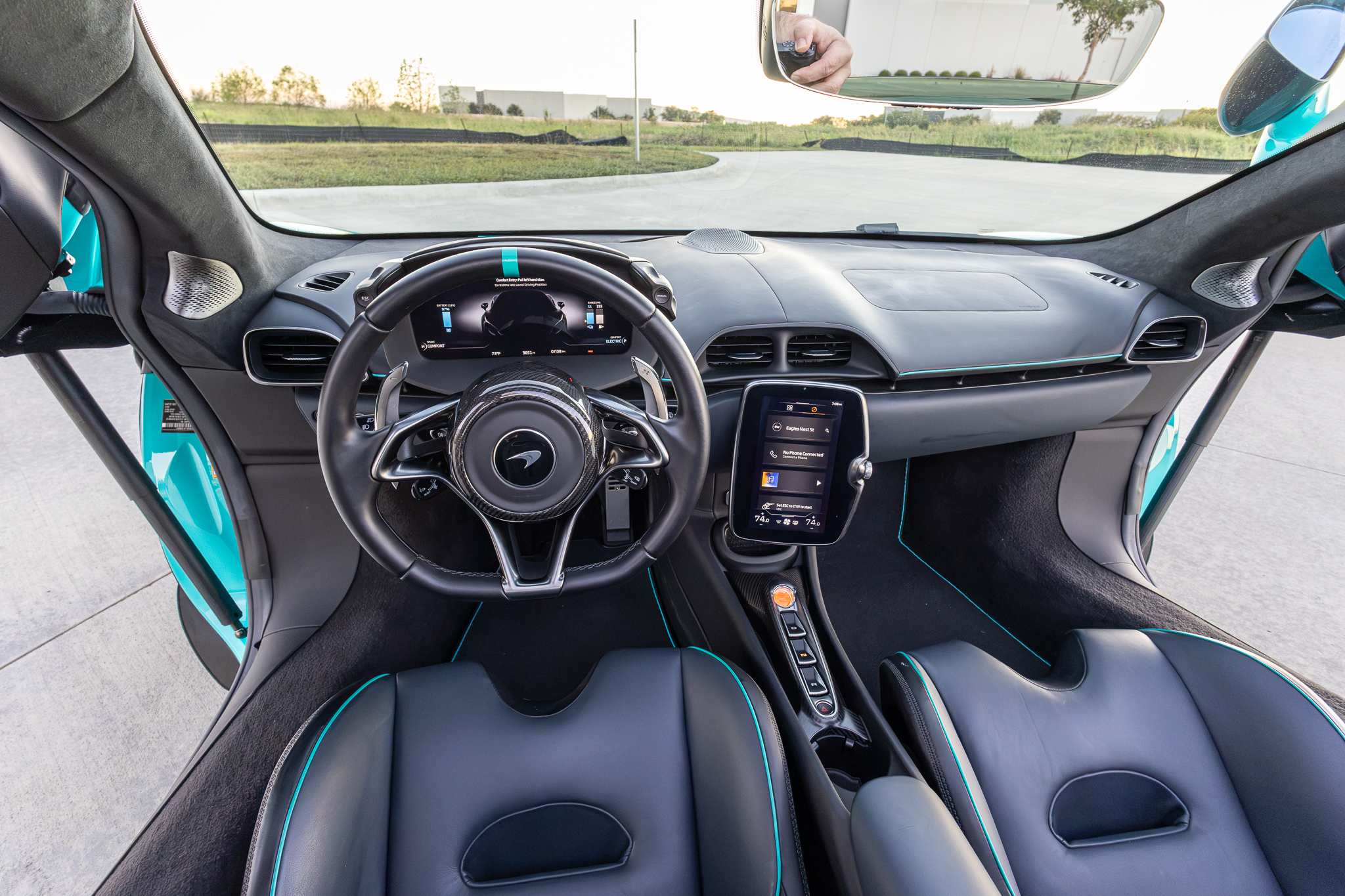 Used 2025 McLaren Artura Spider RWD image 26